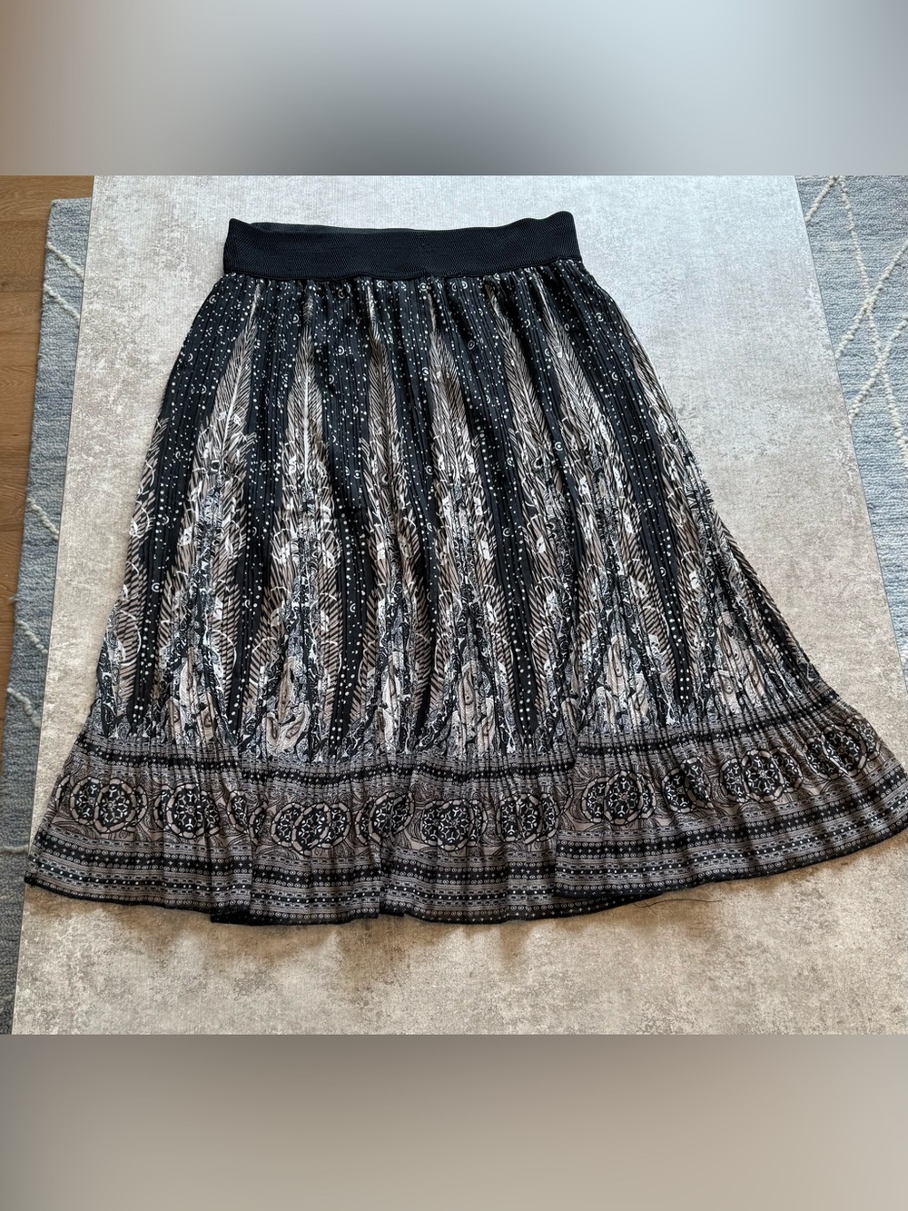 Metrowear Black and Cream Boho Pleated Skirt